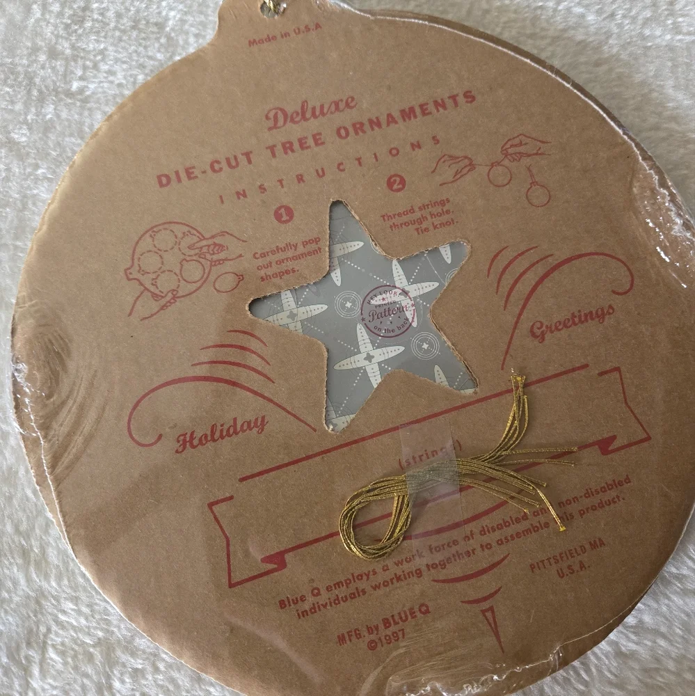 Blue Q Vintage Deluxe Die-Cut Good Tidings Manly Tree Trimmings Ornaments NIP